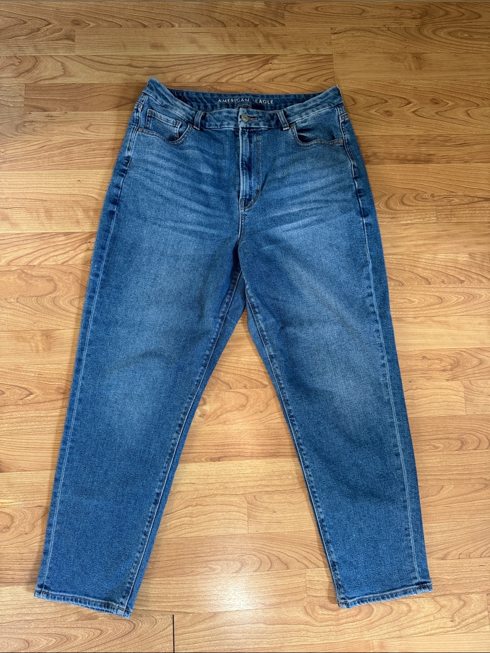 american eagle curvy mom jeans